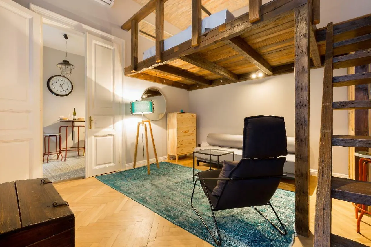 Deluxe Twin Studio In Kazinczy Street Apartment Budapest Hungary